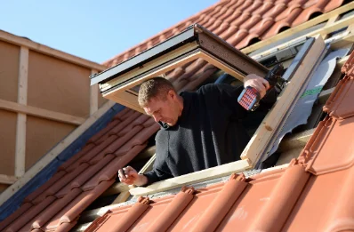 Pose de fenêtres de toit Velux à Courville